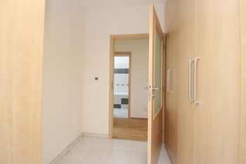 chodba - Pronájem bytu 2+kk v osobním vlastnictví 58 m², Plzeň