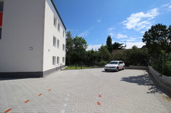 parkovací stání - Pronájem bytu 2+kk v osobním vlastnictví 58 m², Plzeň