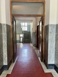 vstupní vestibul domu - Pronájem bytu 2+1 v osobním vlastnictví 89 m², Praha 7 - Bubeneč