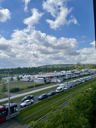 výhled na Pražský hrad - Pronájem bytu 2+1 v osobním vlastnictví 89 m², Praha 7 - Bubeneč