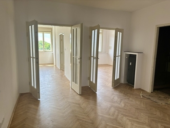 vstupní hala - Pronájem bytu 2+1 v osobním vlastnictví 89 m², Praha 7 - Bubeneč