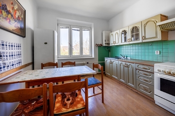 Kuchyně - Prodej nájemního domu 221 m², Praha 6 - Řepy