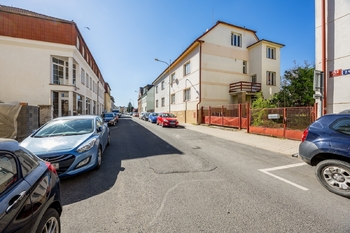 Budova - Prodej nájemního domu 221 m², Praha 6 - Řepy 