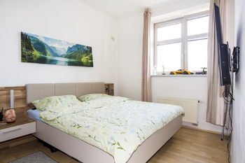 ložnice - Prodej bytu 2+kk v osobním vlastnictví 50 m², Praha 9 - Libeň