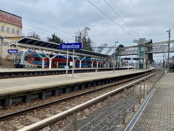 Komplet občanská vybavenost - Pronájem bytu 2+kk v osobním vlastnictví 60 m², Strančice