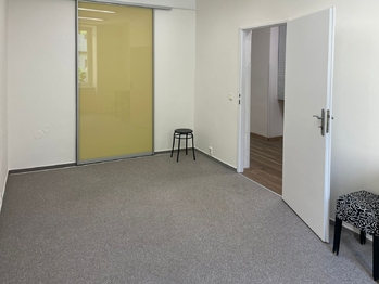 Kancelář III 14,2 m2 - Pronájem kancelářských prostor 58 m², Brno