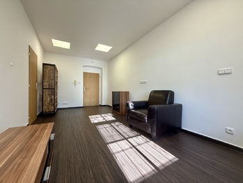 Pronájem kancelářských prostor 73 m², Plzeň