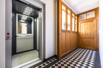 Prodej bytu 5+1 v osobním vlastnictví 143 m², Praha 1 - Staré Město