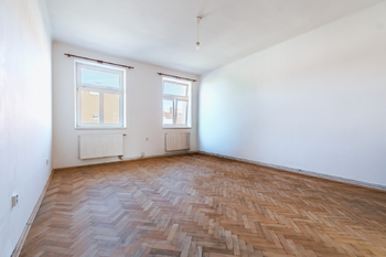 HLAVNÍ POKOJ - Pronájem bytu 1+1 v osobním vlastnictví 40 m², Praha 7 - Holešovice