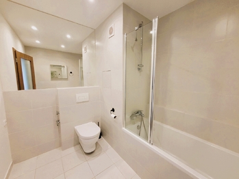 Koupelna - Pronájem bytu 2+1 v osobním vlastnictví 53 m², Praha 4 - Modřany