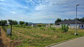 Prodej pozemku 845 m², Ivaň