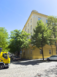 Building - Pronájem bytu 2+kk v osobním vlastnictví 45 m², Praha 3 - Žižkov