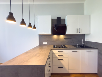 kitchen - Pronájem bytu 2+kk v osobním vlastnictví 45 m², Praha 3 - Žižkov