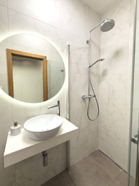shower - Pronájem bytu 2+kk v osobním vlastnictví 45 m², Praha 3 - Žižkov