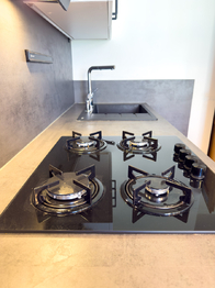gas stove - Pronájem bytu 2+kk v osobním vlastnictví 45 m², Praha 3 - Žižkov