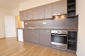 Pronájem bytu 1+kk v osobním vlastnictví 40 m², Praha 9 - Černý Most