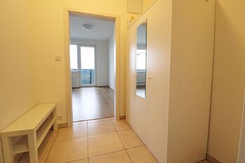 Pronájem bytu 1+kk v osobním vlastnictví 40 m², Praha 9 - Černý Most