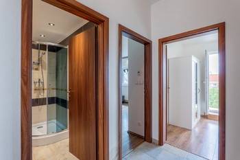 Předsíň - Pronájem bytu 2+kk v osobním vlastnictví 38 m², Praha 3 - Žižkov