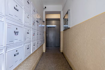 Chodba - Pronájem bytu 2+kk v osobním vlastnictví 38 m², Praha 3 - Žižkov