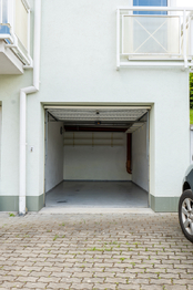 garáž - Prodej bytu 3+1 v osobním vlastnictví 87 m², Luhačovice