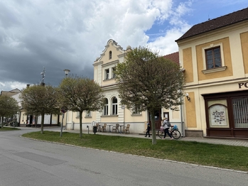 Prodej restaurace 377 m², Radnice