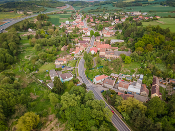 Prodej pozemku 2104 m², Hořovičky