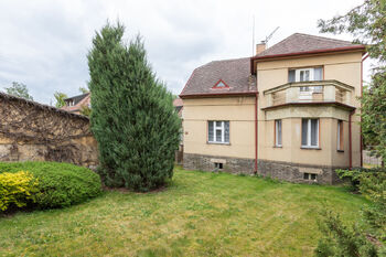 Prodej domu 345 m², Krušovice