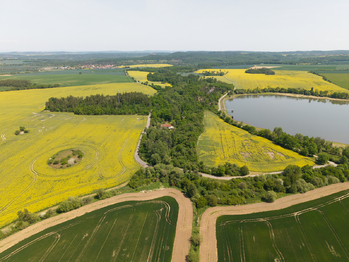 Prodej pozemku 105830 m², Blatno