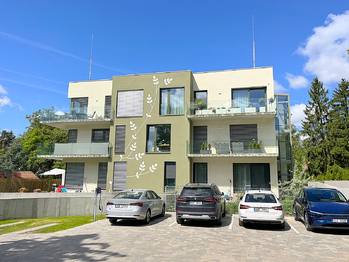 Bytový dům - Pronájem bytu 2+kk v osobním vlastnictví 59 m², Praha 9 - Klánovice