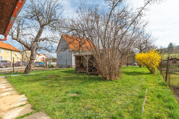 Prodej pozemku 739 m², Holubov