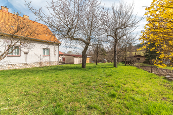 Prodej pozemku 739 m², Holubov