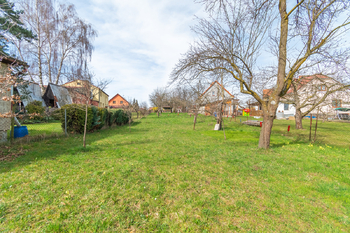 Prodej pozemku 739 m², Holubov