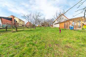 Prodej pozemku 739 m², Holubov