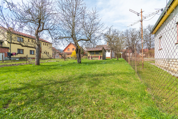 Prodej pozemku 739 m², Holubov