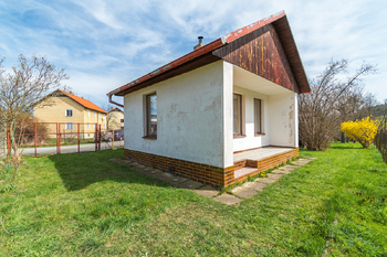 Prodej pozemku 739 m², Holubov