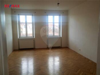 pokoj - Pronájem bytu 1+1 v osobním vlastnictví 50 m², Praha 7 - Holešovice