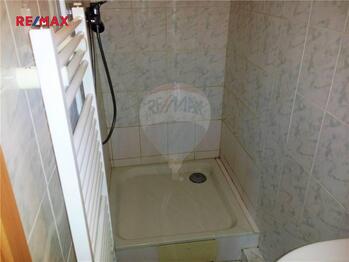 koupelna - Pronájem bytu 1+1 v osobním vlastnictví 50 m², Praha 7 - Holešovice