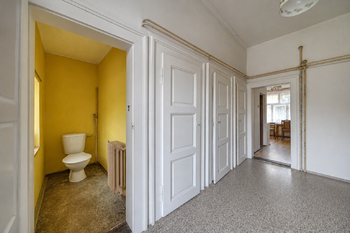 Douklizeno pomocí AI  - Prodej domu 89 m², Kolín