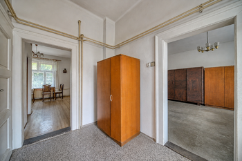 Douklizeno pomocí AI  - Prodej domu 89 m², Kolín
