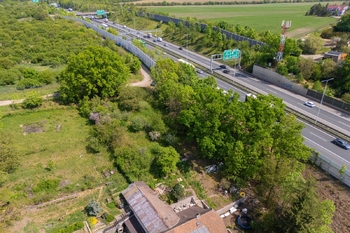Prodej pozemku 953 m², Praha 9 - Dolní Počernice