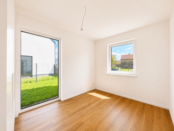 1. pokoj v přízemí - Prodej bytu 5+kk v osobním vlastnictví 114 m², Kutná Hora