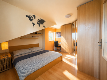 2. pokoj - Prodej bytu 2+kk v osobním vlastnictví 45 m², Hostivice