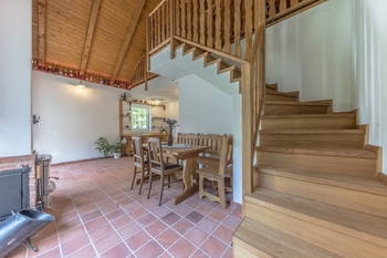 Schodiště do patra - Prodej chaty / chalupy 83 m², Mnichovice