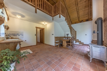 Sezení v přízemí - Prodej chaty / chalupy 83 m², Mnichovice