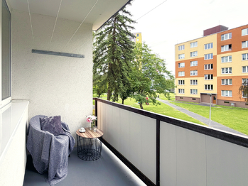Pohled z balkonu - Prodej bytu 2+1 v osobním vlastnictví 57 m², Chodov
