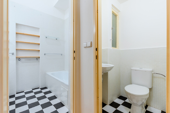 koupelna - Prodej bytu 2+1 v osobním vlastnictví 95 m², Praha 6 - Bubeneč