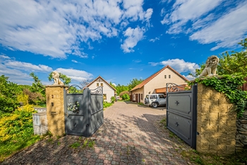 Prodej domu 195 m², Schořov