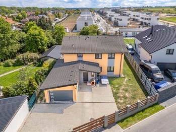 Prodej domu 239 m², Květnice