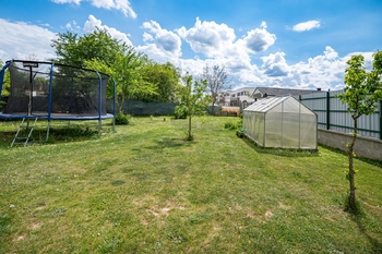 Prodej domu 239 m², Květnice