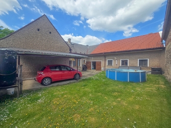 dvůr - Prodej domu 120 m², Temelín